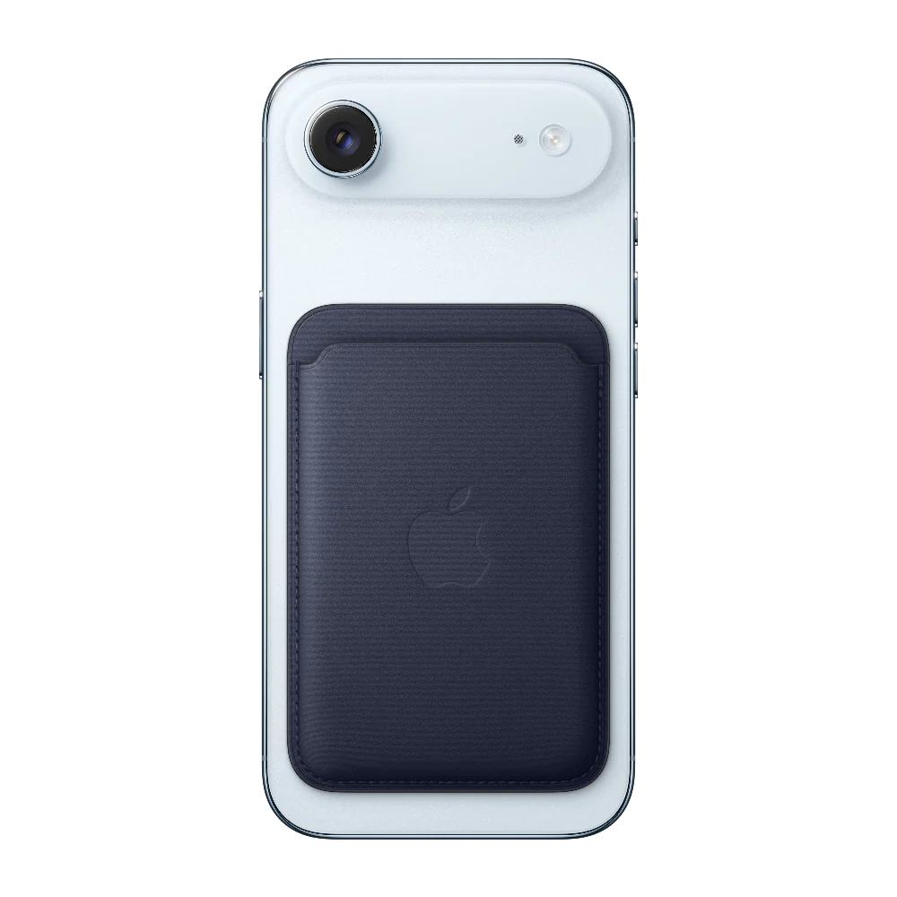 Cartera de FineWoven con MagSafe para el iPhone – Color musgo - Image 4